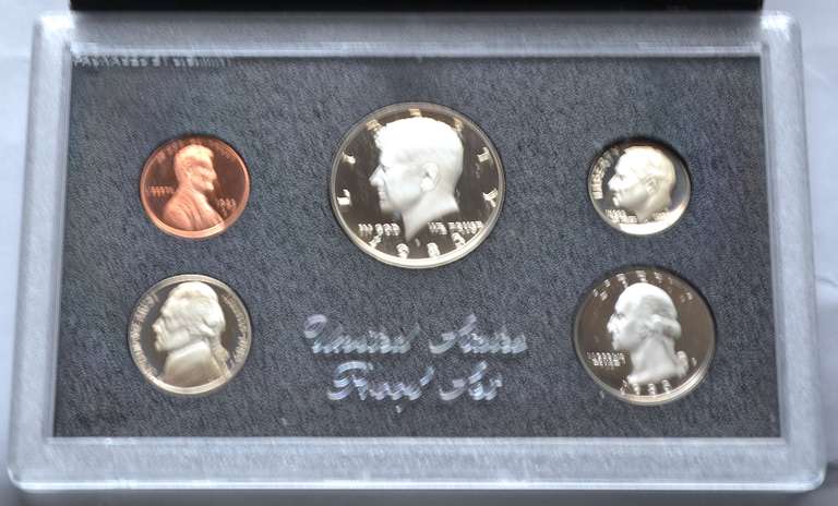 2 Each 1980 -1983 US Proof Set Run