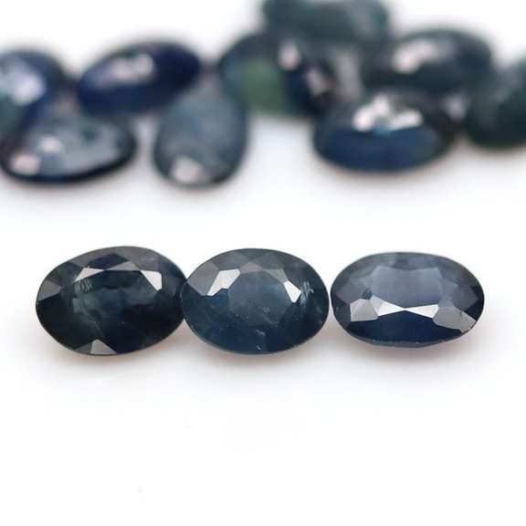 7.86ct blue green Sapphire set from Madagascar