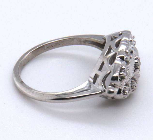 Nice White Gold Oval Filigree Ring