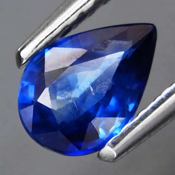 Heated only! .68ct cornflower blue Ceylon Sapphire