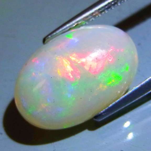 Ravishing 4.34ct snow white Welo Opal