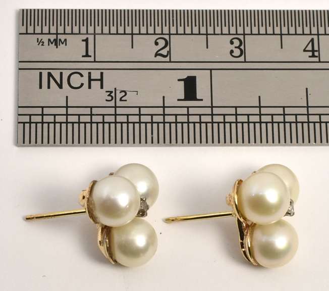 Stylish Triple Pearl Studs