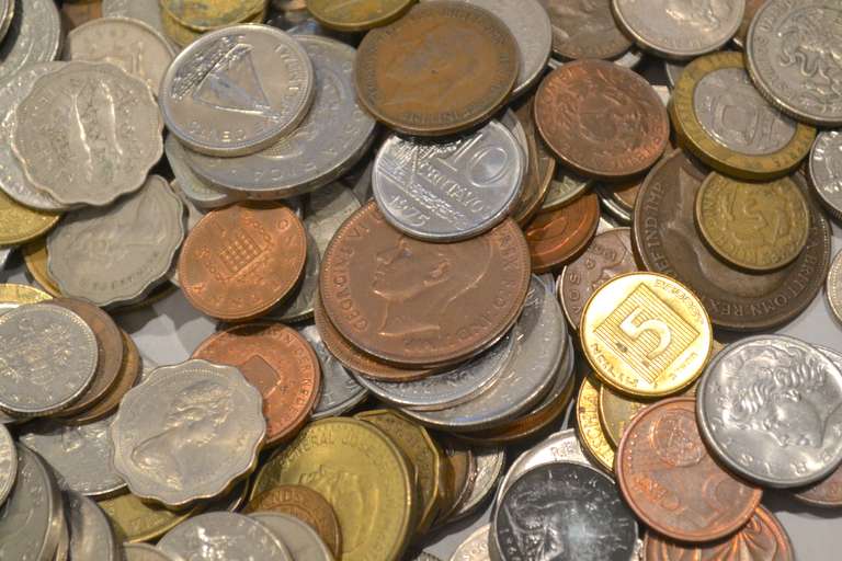 8 Pounds World Coins