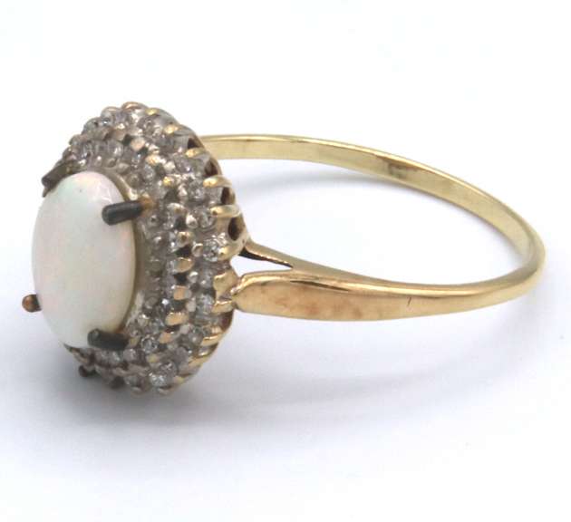 LADIES GOLD DIAMOND AND OPAL RING