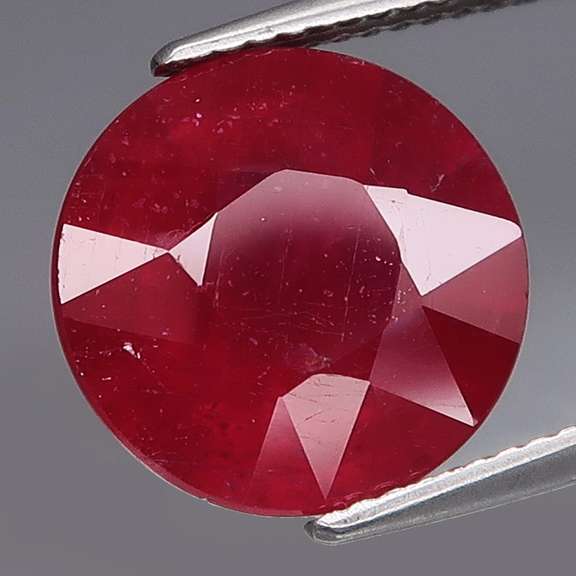 Amazing blood red 7.89ct Ruby solitaire