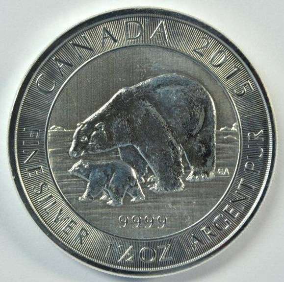Superb 2015 Gem BU 1.5 oz pure Silver Polar Bear & Cub