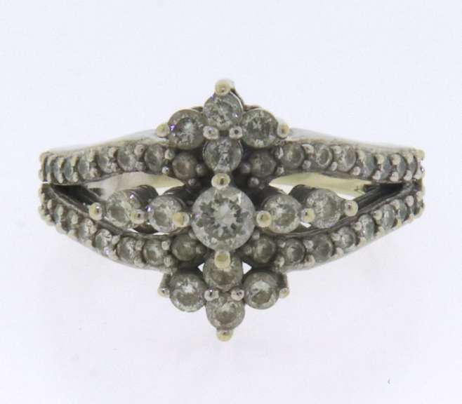 Blooming 14kt White Gold Diamond Ring