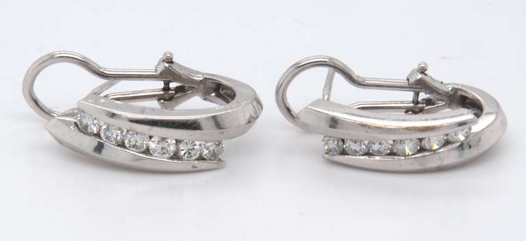 LADIES 14 KT WHITE GOLD DIAMOND EARRINGS