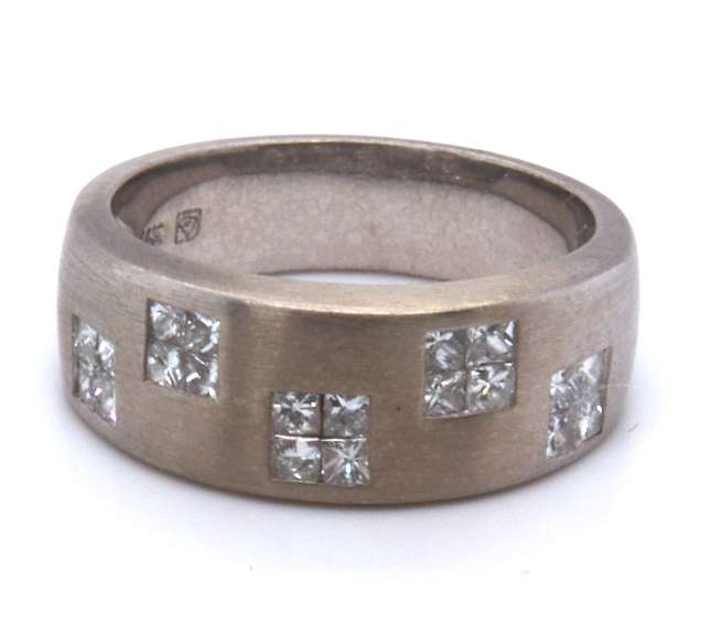 Ladies 14K Princess Cut Diamond Brushed Band