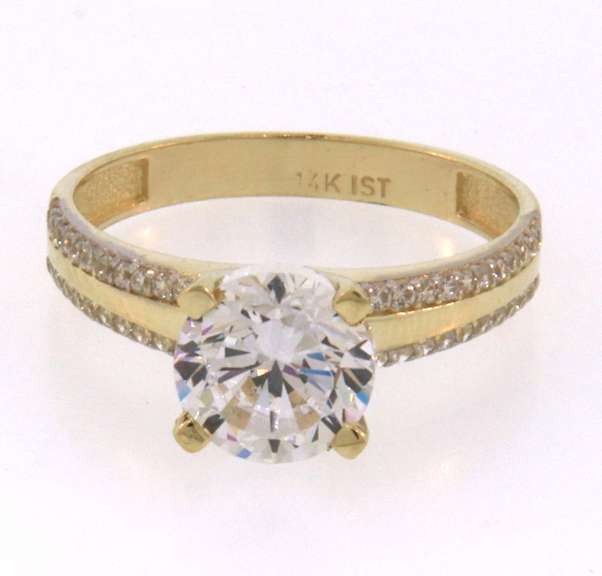 Attractive 14kt Yellow Gold Round CZ Engagement Ring