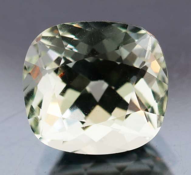 Brilliant 5.41ct platinum green Amethyst