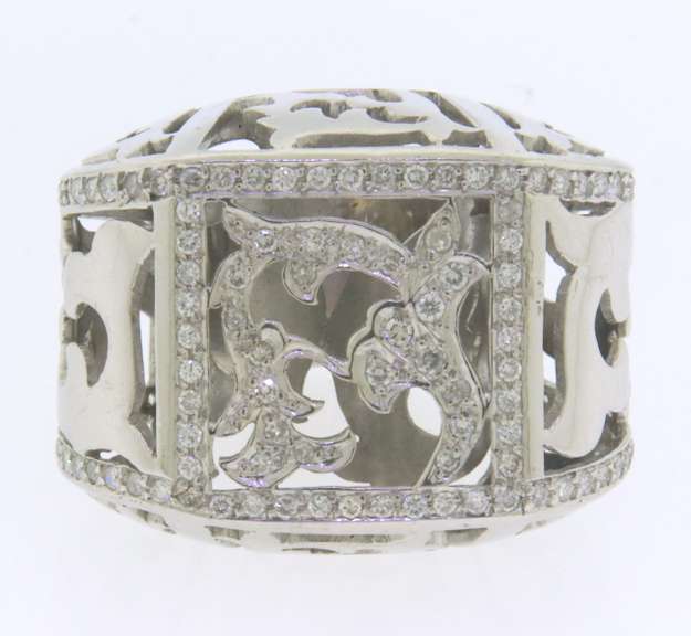 Unique 18kt White Gold Diamond Ring