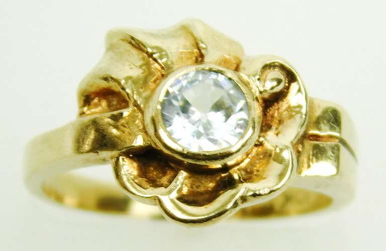 Retro 10K White Topaz Flower Ring, Size 5.5