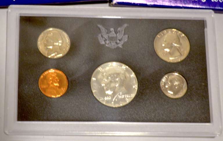 2 Each 1968-1971 US Proof Sets