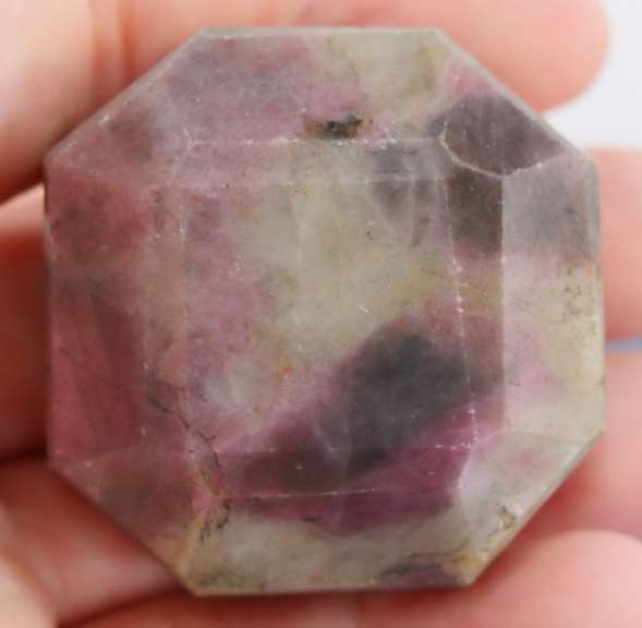 Super cool 644ct violet and white calico Ruby