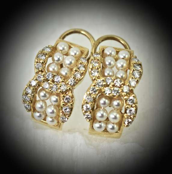 Fabulous 18K Pearl and Diamond Earrings