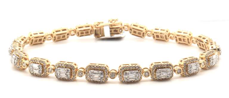 Precious Yellow Gold Diamond Bracelet