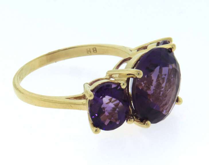 Stunning Yellow Gold 5ctw Amethyst Ring