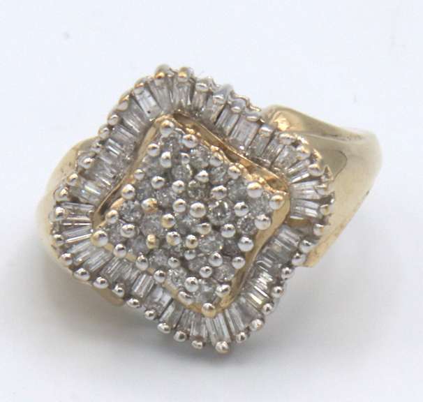 LADIES DIAMOND CLUSTER RING
