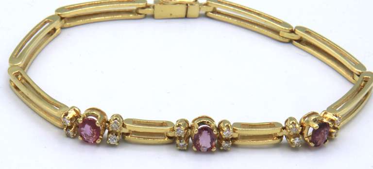 Fancy Ladies 18kt Gold Double Row Design Bracelet