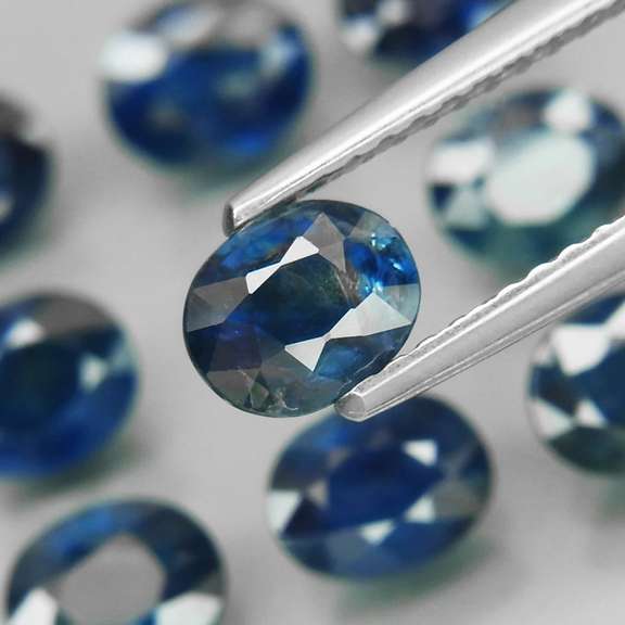 Stunning blue 6.07ct 5x4mm Sapphire set