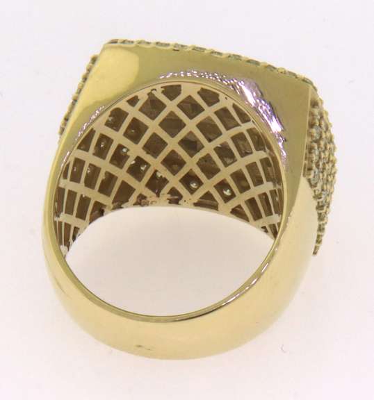 Attractive +3ctw Diamond Ring
