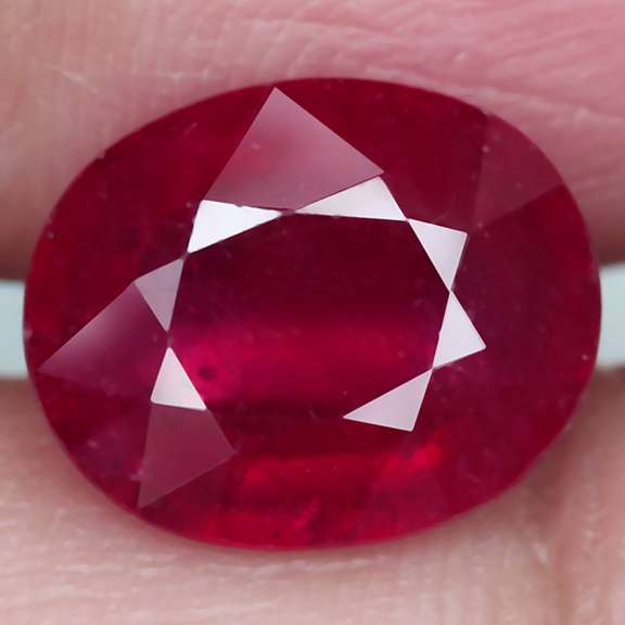 Fantastic 4.58ct oval cut rich blood red Ruby