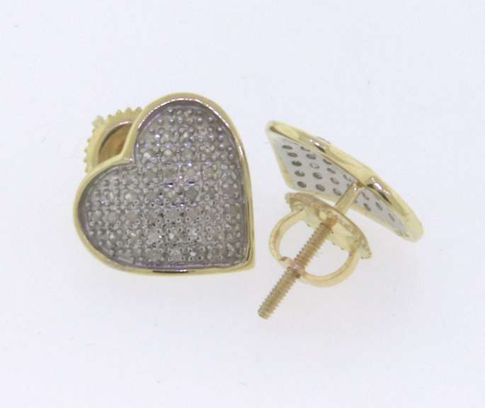 Cute Heart Stud 10kt Diamond Earrings