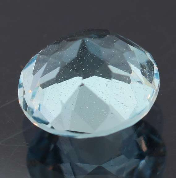 Glittering 3.33ct 9mm sky blue Topaz solitaire