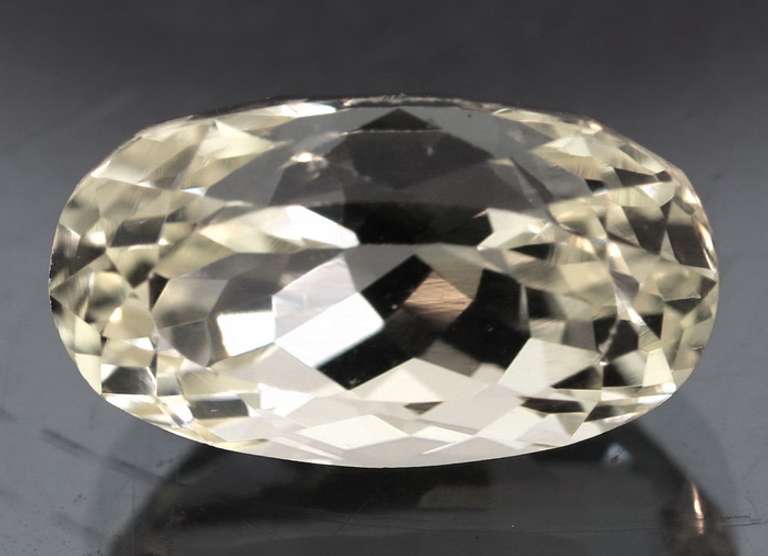 Remarkable 11.03ct high fire champagne Kunzite