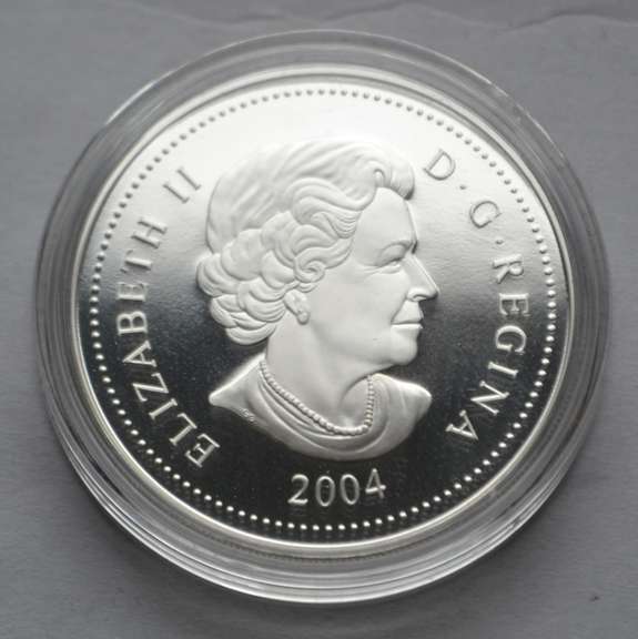 2004 Canada Great Grizzly Proof $ 8 Silver Coin and Stamp Set