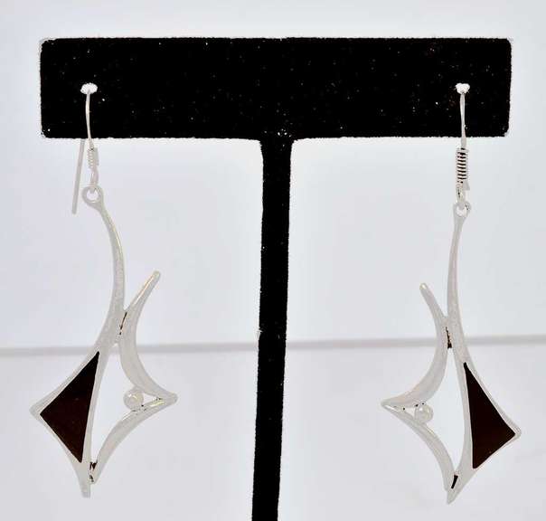 Sterling Silver Black Stone Earrings.