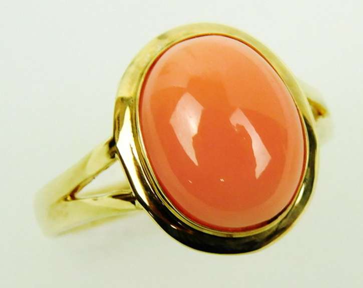 Vintage 14K Large Coral Cabochon Ring, Size 7.5