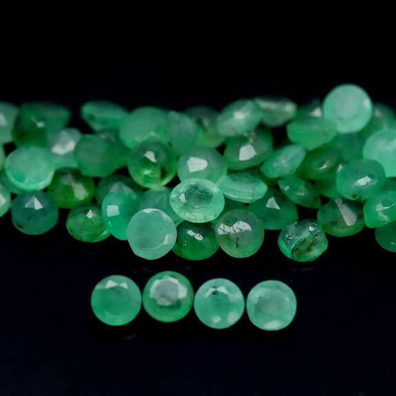 Rich green unheated 7.48ct 3mm Emerald set