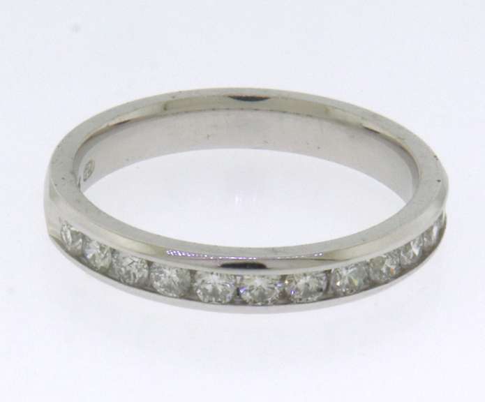 CLASSIC DIAMOND BAND