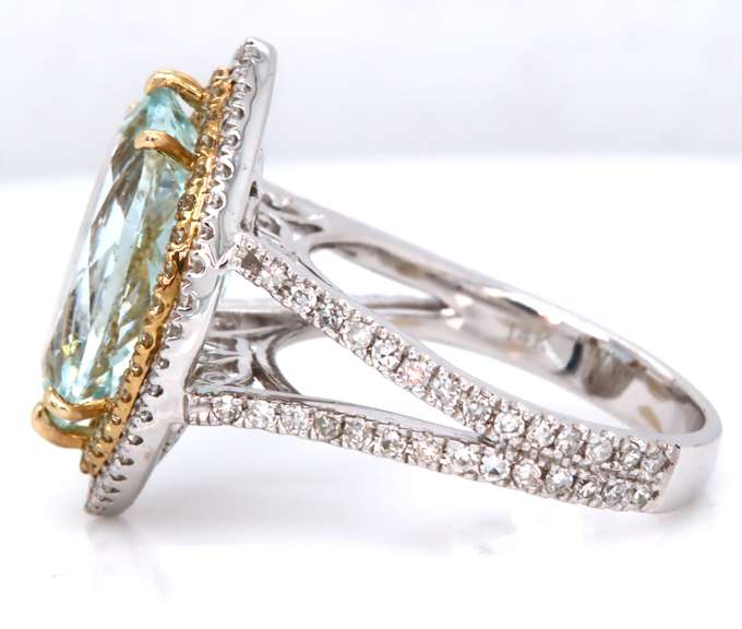 Incredible Oval Aquamarine w Diamond Halo w Split Shank Diamond Ring
