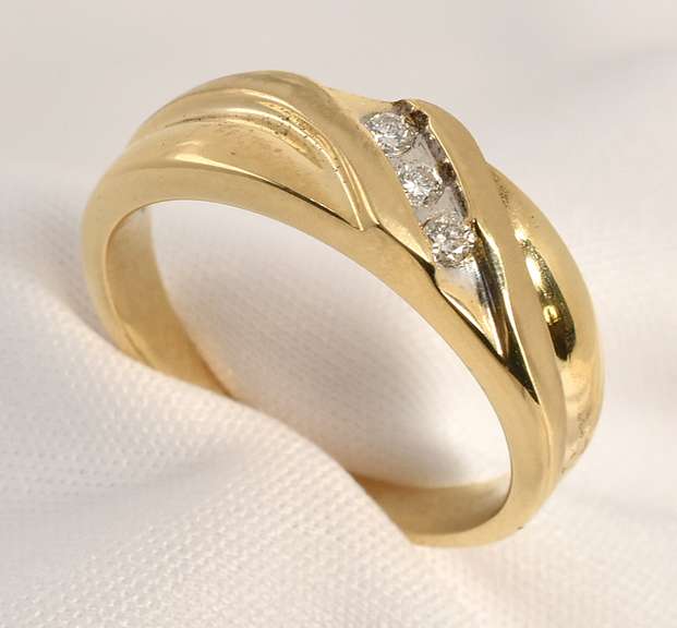 Tasteful Man's Diamond Band