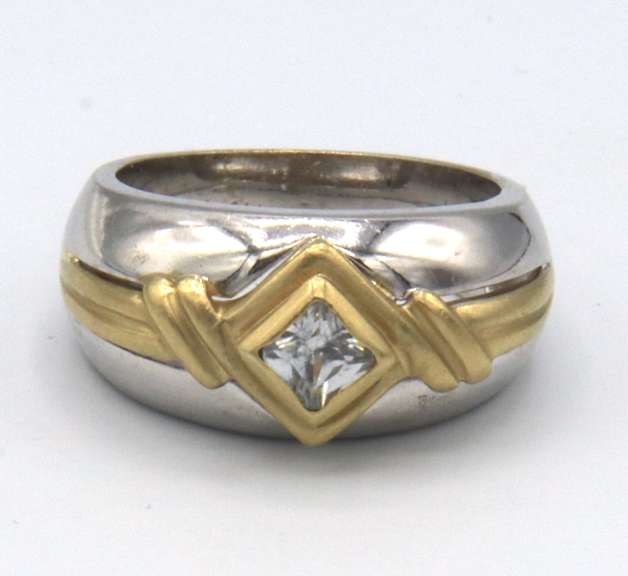 14 KT WHITE AND YELLOW GOLD RING / BAND