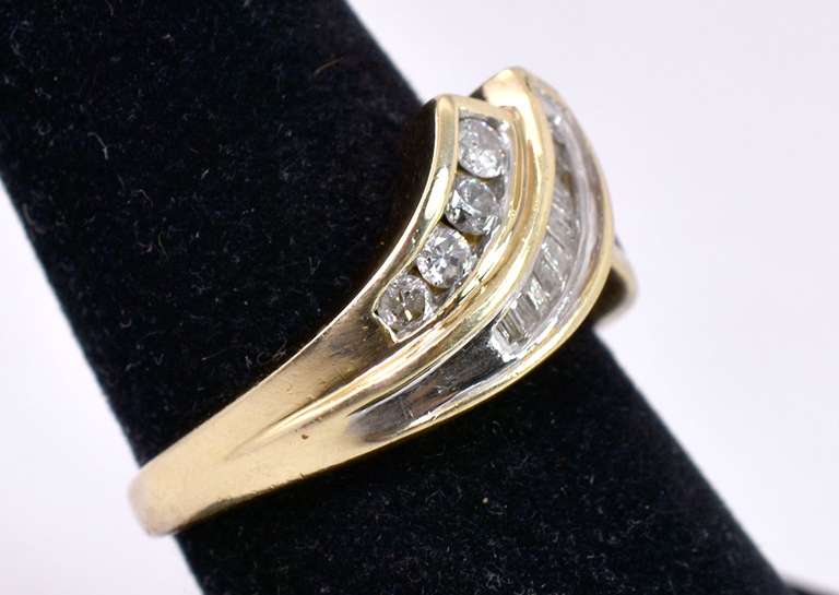Diamond Criss Cross Band Ring in Gold