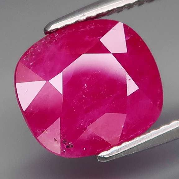 Ravishing top violet pink 5.14ct ruby -Heated only!