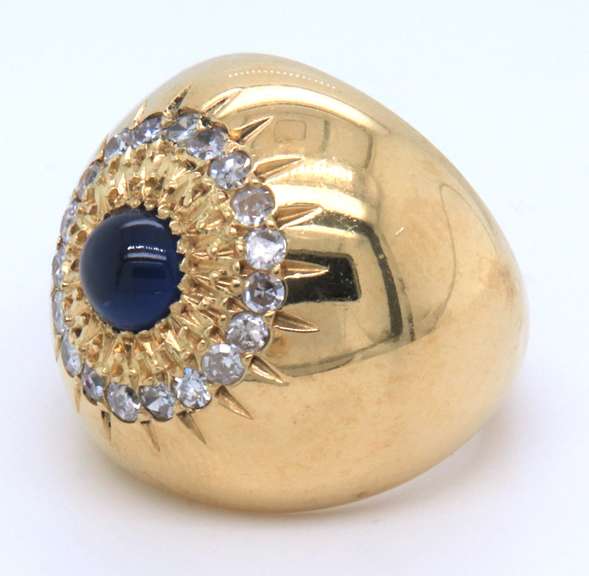 18 KT YELLOW GOLD RING WITH SAPPHIRE AND DIAMONDS.