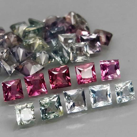 Untreated!  4.90ct princess cut VS Songean Sapphire parcel