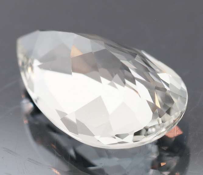 Gorgeous 9.05ct diamond white Topaz