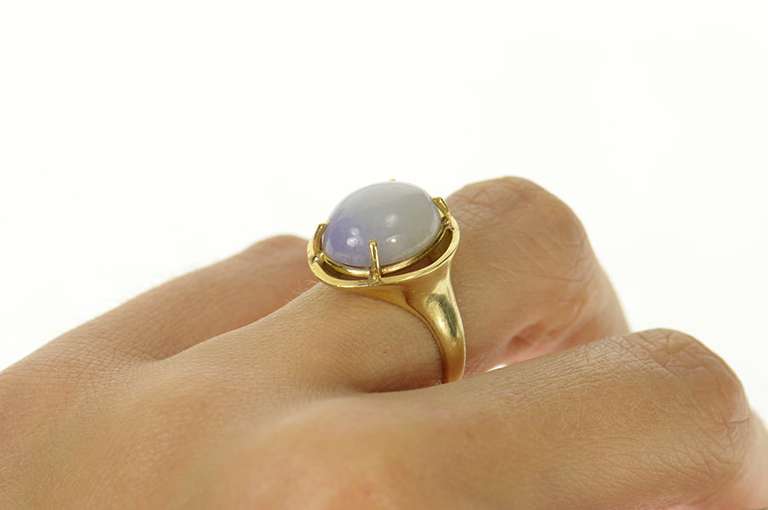 14K Yellow Gold Oval Lilac Jade Cabochon Retro Cocktail Ring