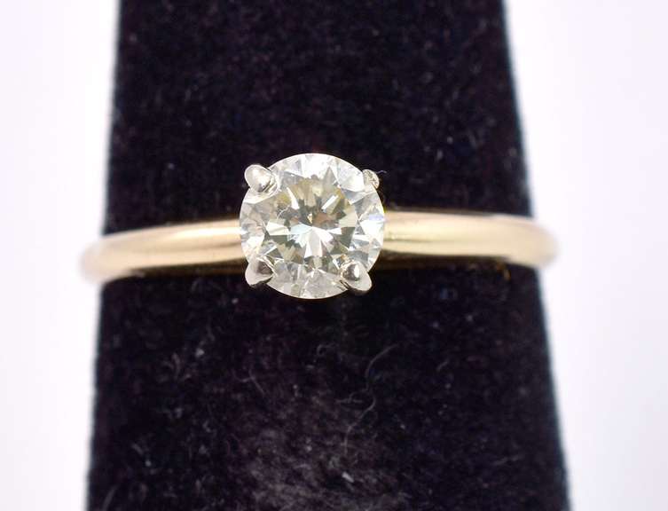 Fantastic Solitaire Diamond Ladies Ring in 14K Yellow Gold