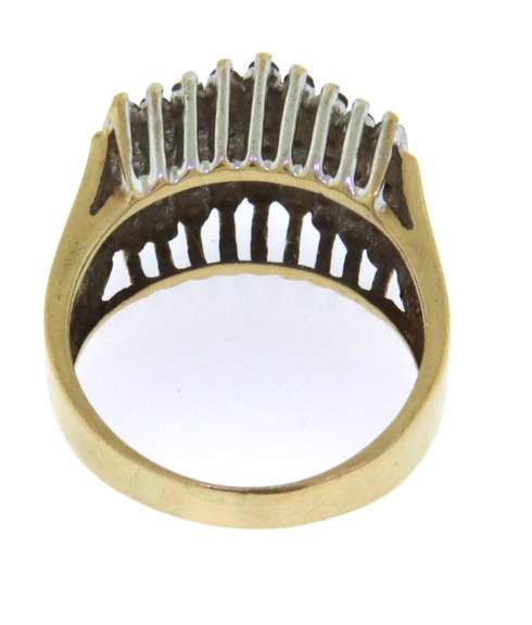 10kt Diamond Pyramid Band
