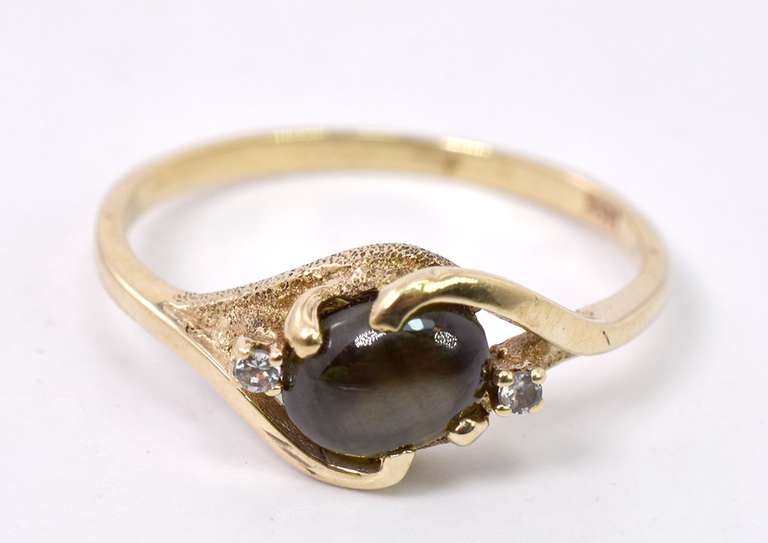 Brown Star Sapphire Ring in Gold