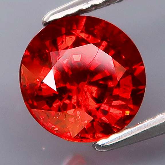 Dazzling 2.85ct cherry red Spessartite Garnet solitaire