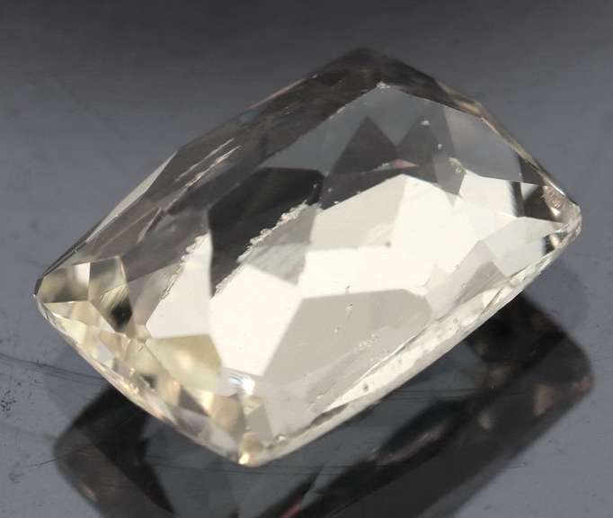Striking 7.55ct high fire champagne Kunzite