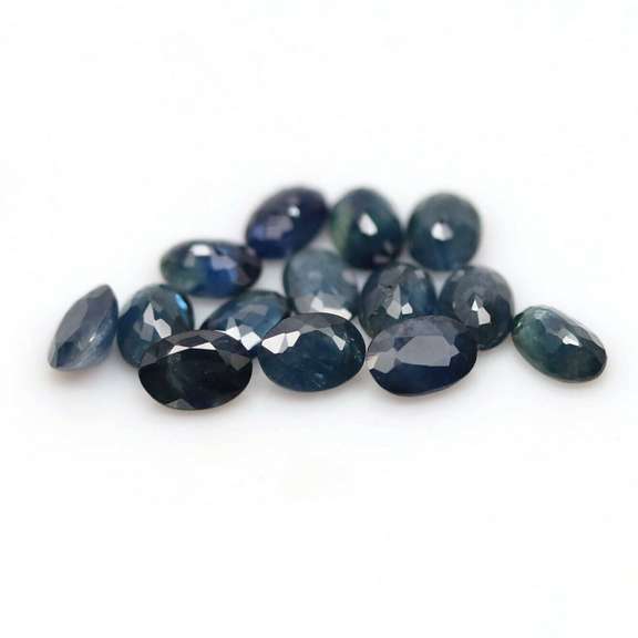 7.86ct blue green Sapphire set from Madagascar